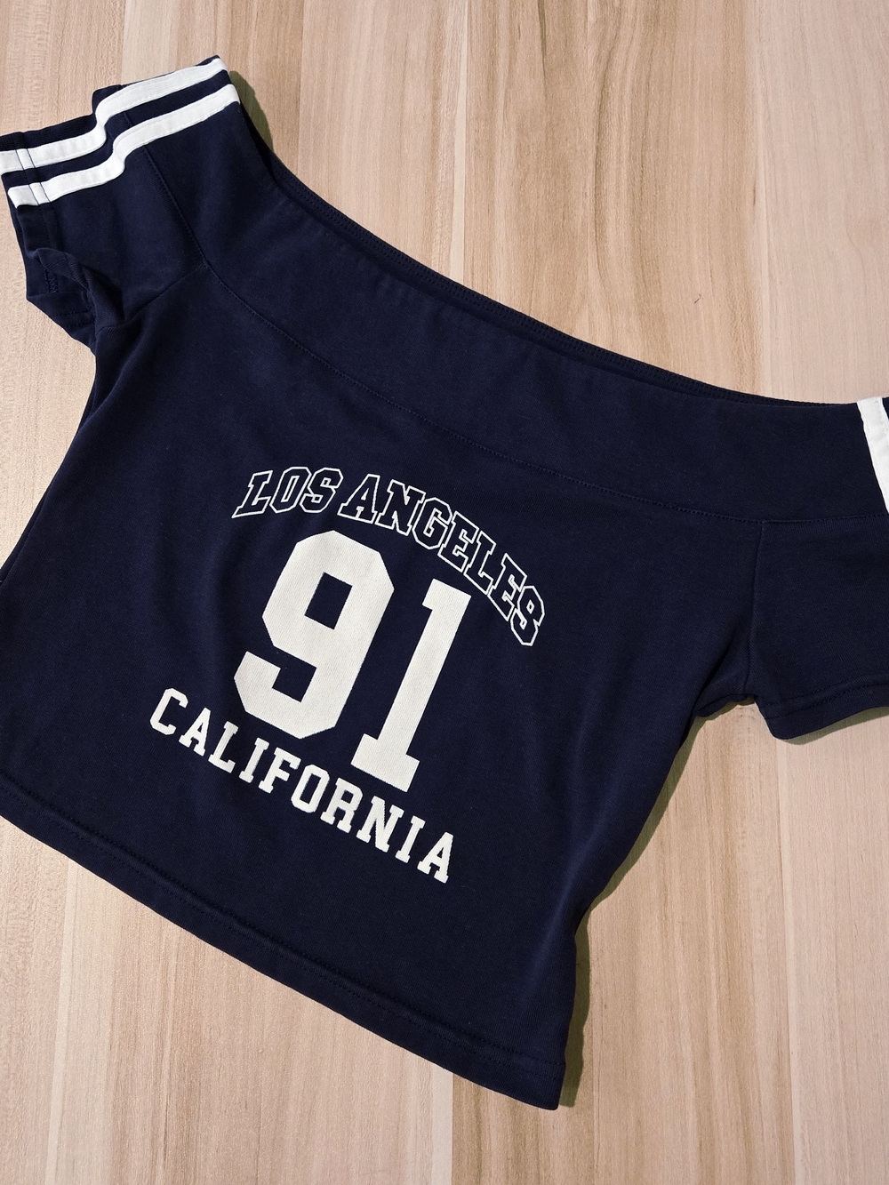 Los Angeles '91 Navy Off-Shoulder Crop Top
